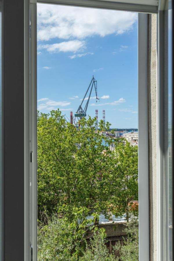 Bu2 Pula Studio Apartment Luaran gambar